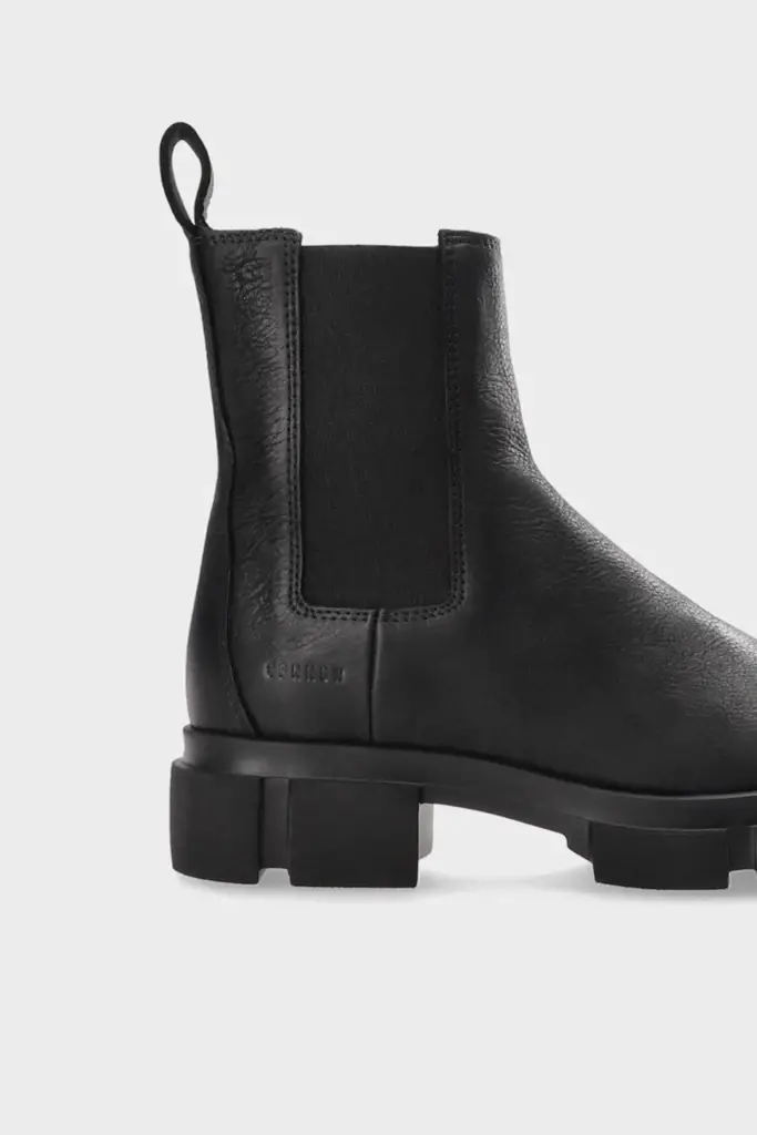 Studio Copenhagen CPH570 Waxed Nabuc Black