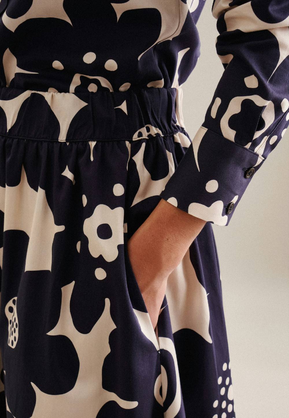 Studio Seidensticker Satin Midi Rock