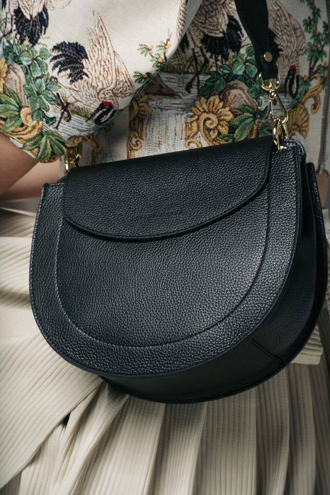 Stuff Maker Crossbody Bag Anna In Schwarz