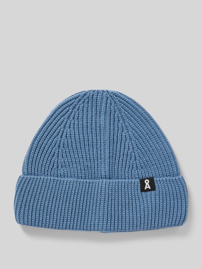 Peek & Cloppenburg ArmedangelsBeanie mit Label-Detail Modell 'NILDAAO' in blau