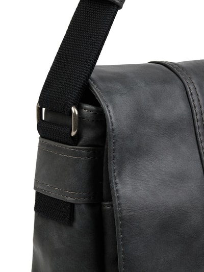 Peek & Cloppenburg Camel ActiveMessenger Bag In Leder-Optik In Black