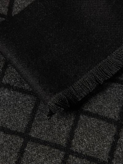 Peek & Cloppenburg Christian Berg MenSchal Aus Viskose Mit Fransen In Black