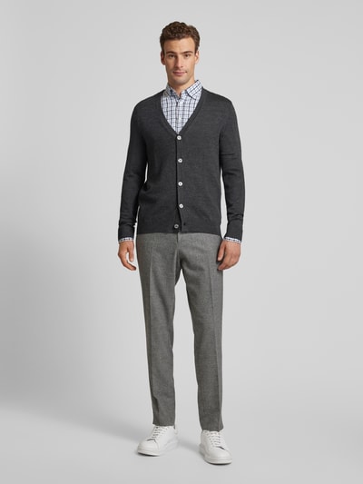 Peek & Cloppenburg Christian Berg MenSlim Fit Cardigan aus Woll-Mix mit V-Ausschnitt in anthrazit melange