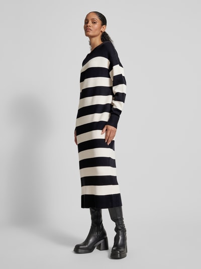 Peek & Cloppenburg Christian Berg WomanStrickkleid mit Rundhalsausschnitt in black