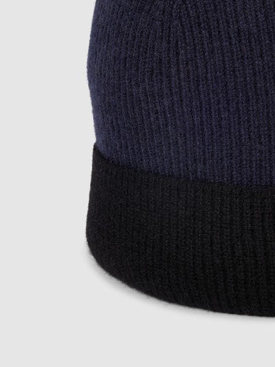 Peek & Cloppenburg Christian Berg WomanStrickmütze Mit Kontrastbesatz In Dunkelblau