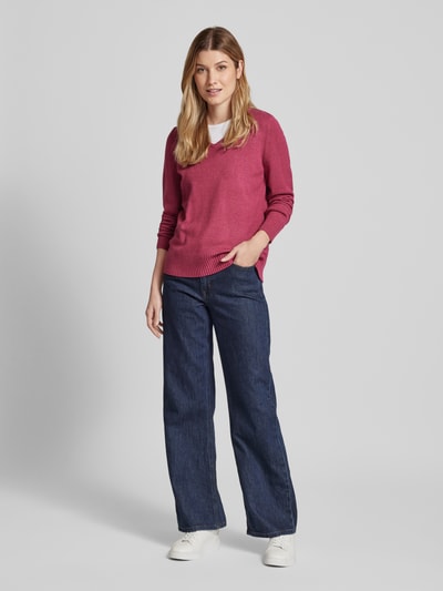 Peek & Cloppenburg Christian Berg WomanStrickpullover mit abgerundetem V-Ausschnitt in fuchsia melange