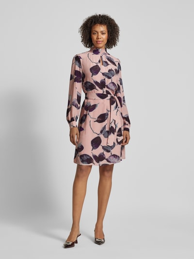 Peek & Cloppenburg More & MoreKnielanges Kleid mit Schlüsselloch-Ausschnitt in rose