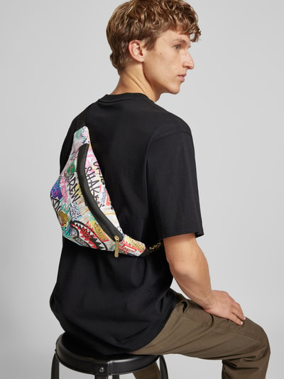 Peek & Cloppenburg SpraygroundBauchtasche mit Label-Badge Modell 'SIP THE RIZZ CREAM' in weiss