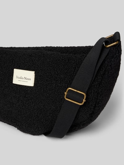 Peek & Cloppenburg STUDIO NOOSUmhängetasche Aus Teddyfell Mit Label-Badge In Black