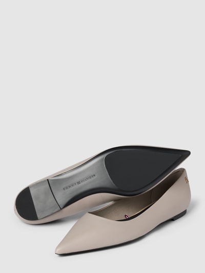 Peek & Cloppenburg Tommy HilfigerBallerinas Mit Label-Applikation Modell 'ESSENTIAL POINTED' In Taupe