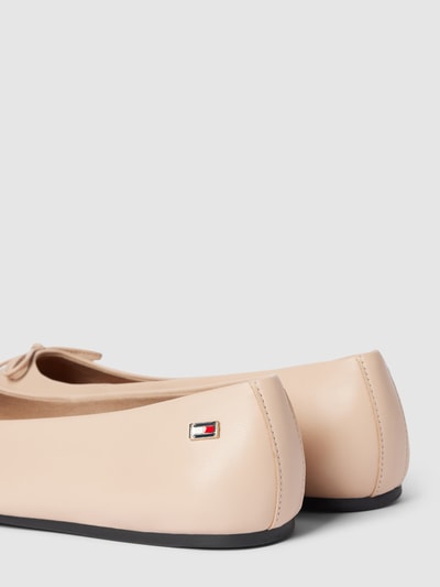 Peek & Cloppenburg Tommy HilfigerBallerinas Mit Zierschleife Modell 'ESSENTIAL CHIC' In Beige
