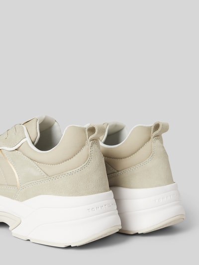 Peek & Cloppenburg Tommy HilfigerLedersneaker Mit Plateausohle Modell 'CHUNKY RUNNER VENTILE' In Khaki