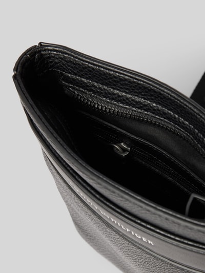 Peek & Cloppenburg Tommy HilfigerUmhängetasche Mit Label-Detail In Black