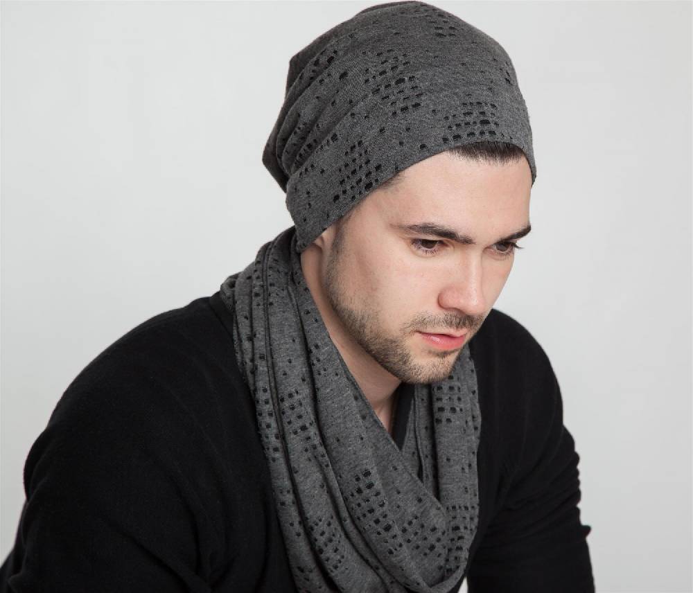 Stylebreaker Beanie Mit Kleinen Löchern Im Destroyed Used Look