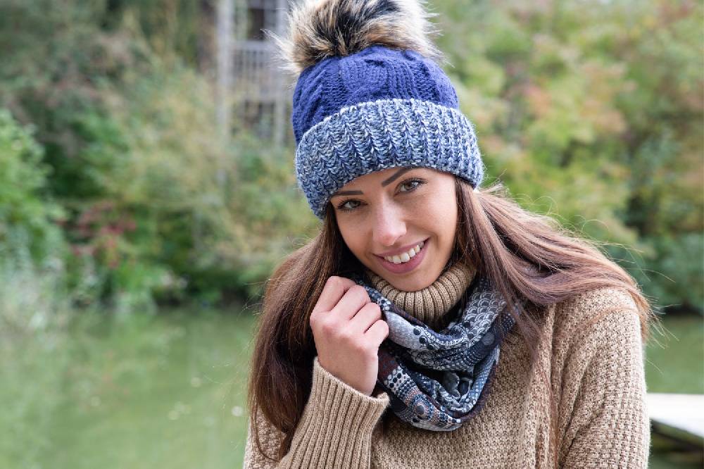 Stylebreaker Feinstrick Loop Mit Ethno Punkte Muster