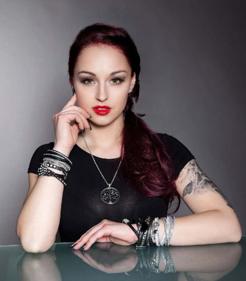 Stylebreaker Halskette Mit Lebensbaum Anhänger Und Strass