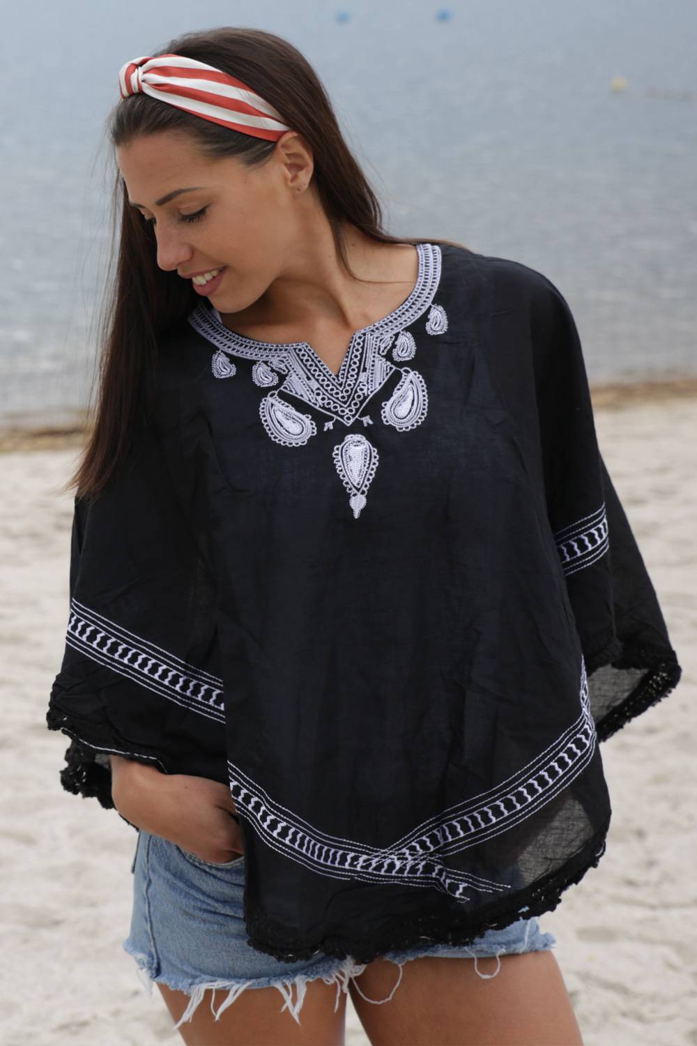 Stylebreaker Leichter Poncho Mit Gesticktem Paisley Muster