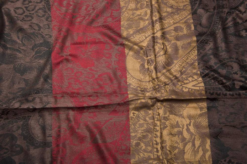 Stylebreaker Loop Mit Hibiskus Blüten Und Paisley Muster