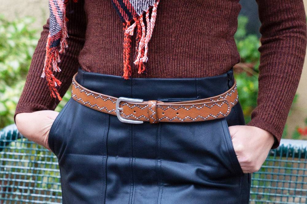 Stylebreaker Nietengürtel Mit Nieten Im Zacken Muster