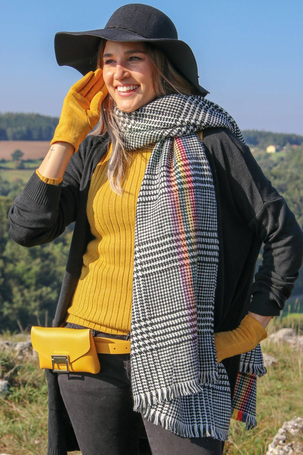 Stylebreaker Schal Mit Hahnentritt Muster Und Bunten Streifen