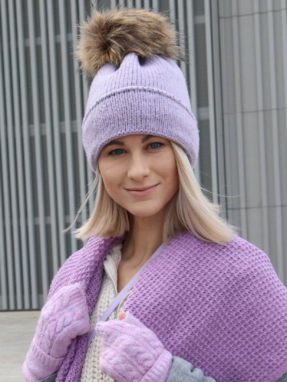 Stylebreaker Strick Bommelmütze Einfarbig Pailletten