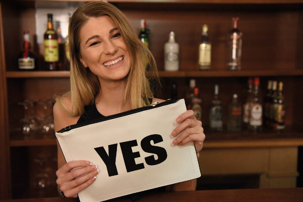 Stylebreaker Clutch Mit YES Und NO Print