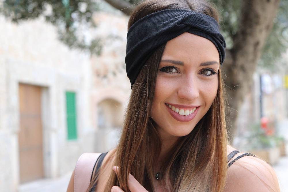 Stylebreaker Feinripp Haarband Gedreht