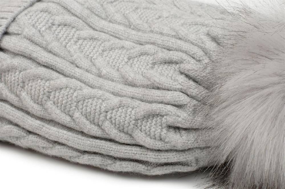 Stylebreaker Feinstrick Bommelmütze Mit Zopfmuster