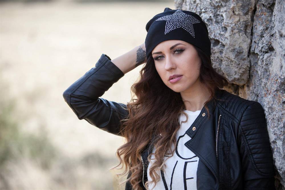 Stylebreaker Leichte Beanie Mit Strass Stern