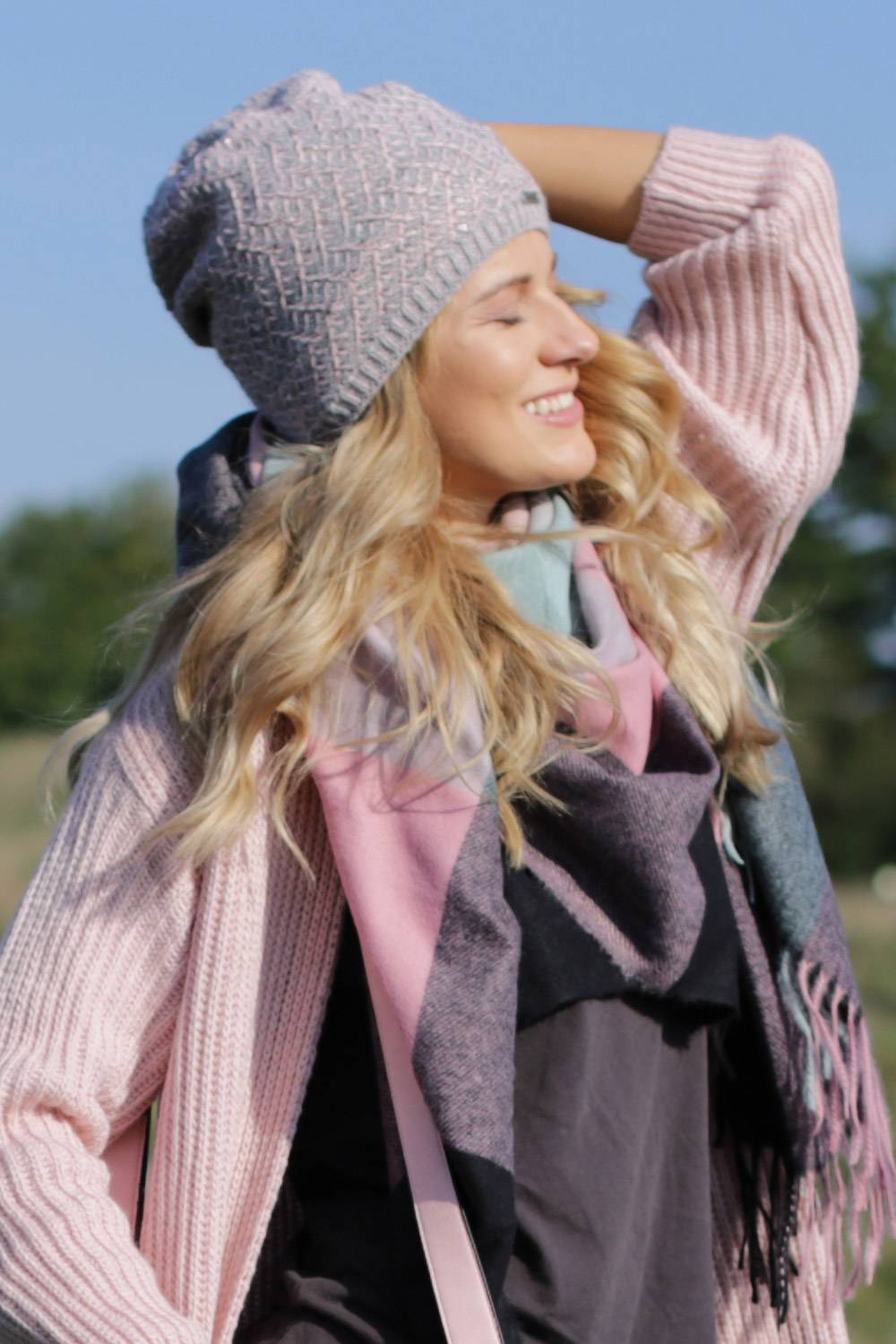 Stylebreaker Strick Beanie Mütze Mit Pailletten