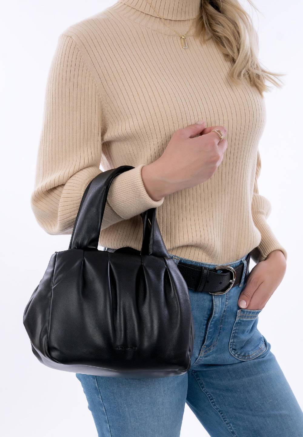 Suri Frey Shopper SFY Amy Klein