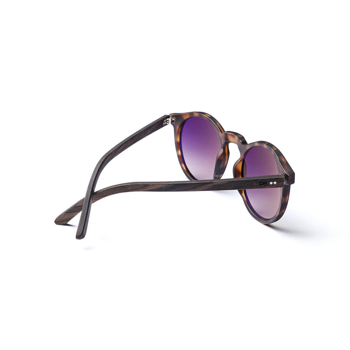 Take A Shot Emma Walnussholz I Polarized