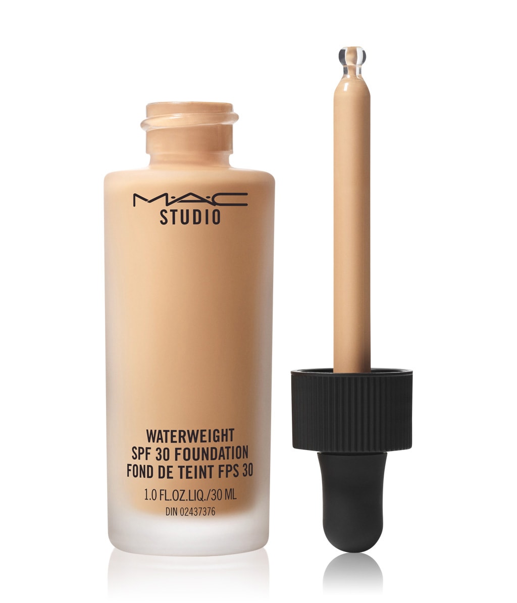 MAC Studio Waterweight SPF 30/PA++ Foundation