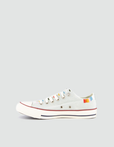 Converse Sneaker Mit Verspielter Kanten