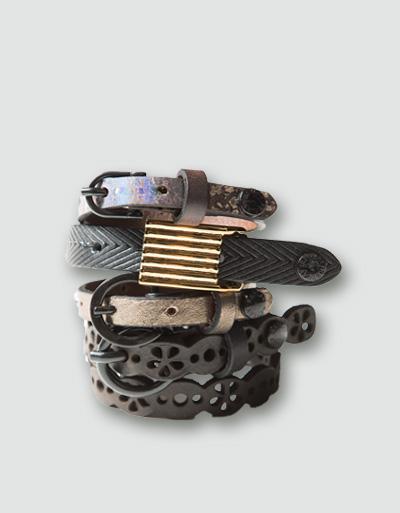 Replay Vier Armbänder Ein Gürtel