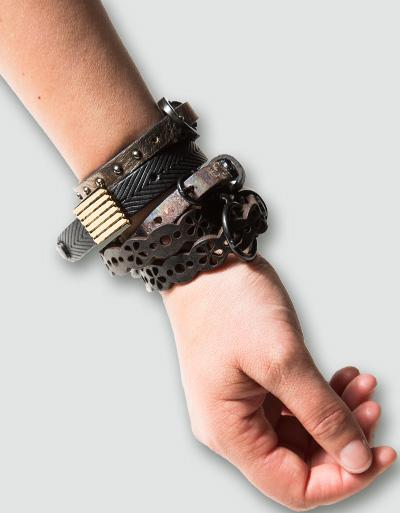 Replay Vier Armbänder Ein Gürtel