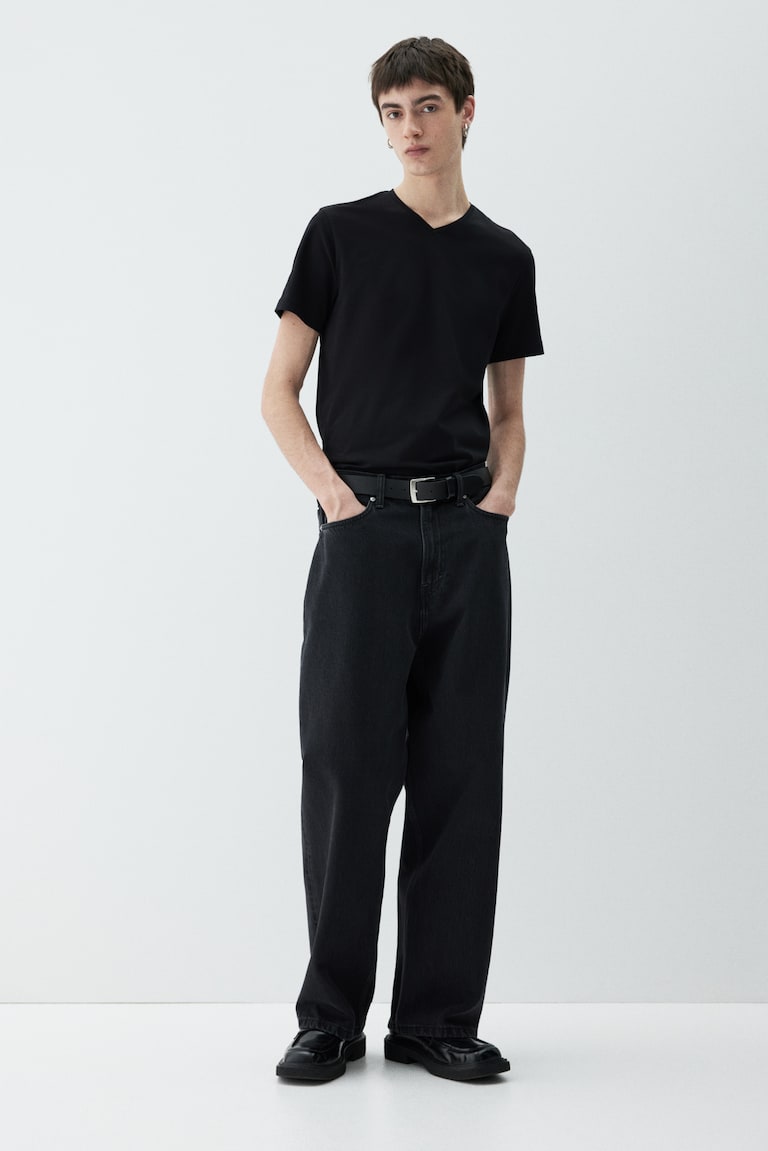 H&M 5er-Pack T-Shirts mit V-Ausschnitt in Slim Fit