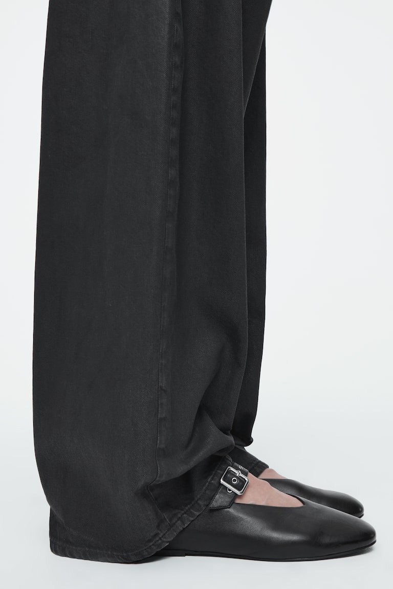 H&M BALLERINAS MIT SCHNALLE