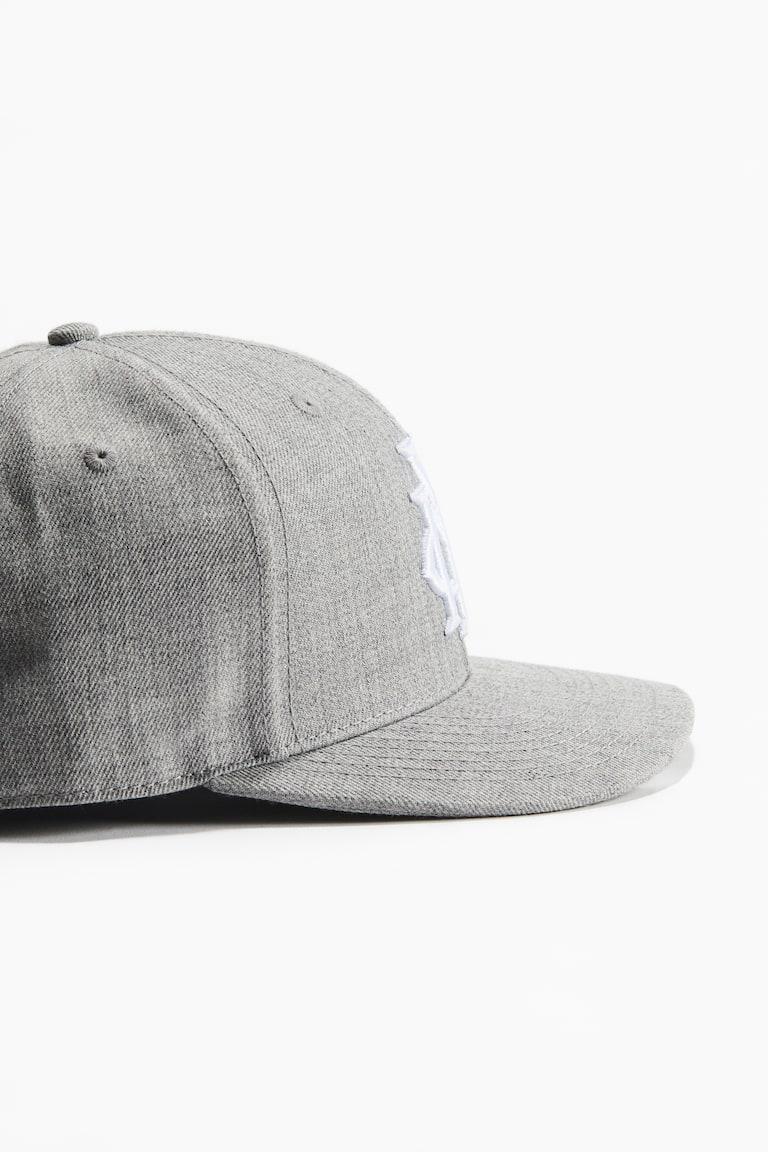 H&M Cap Mit Motivstickerei