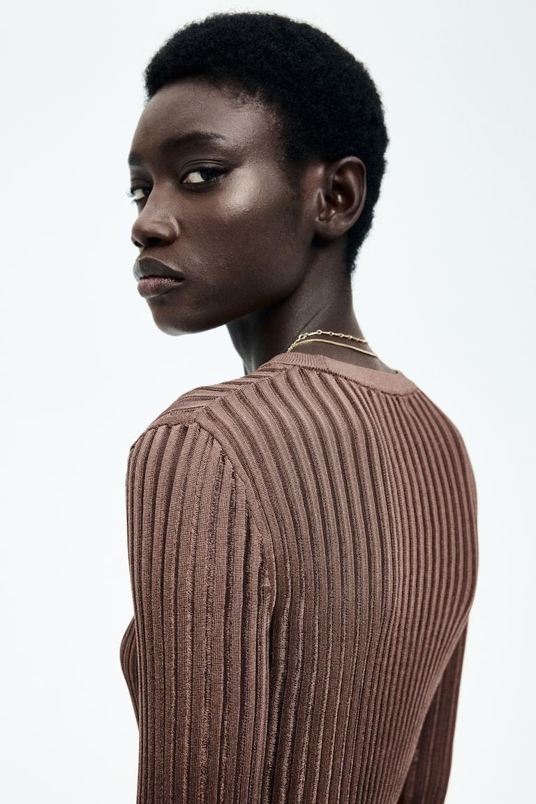 H&M Durchscheinendes Shirt in Rippstrick