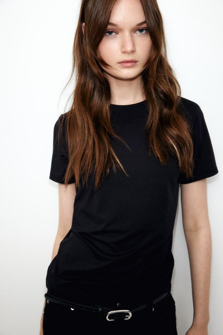 H&M Figurbetontes Shirt