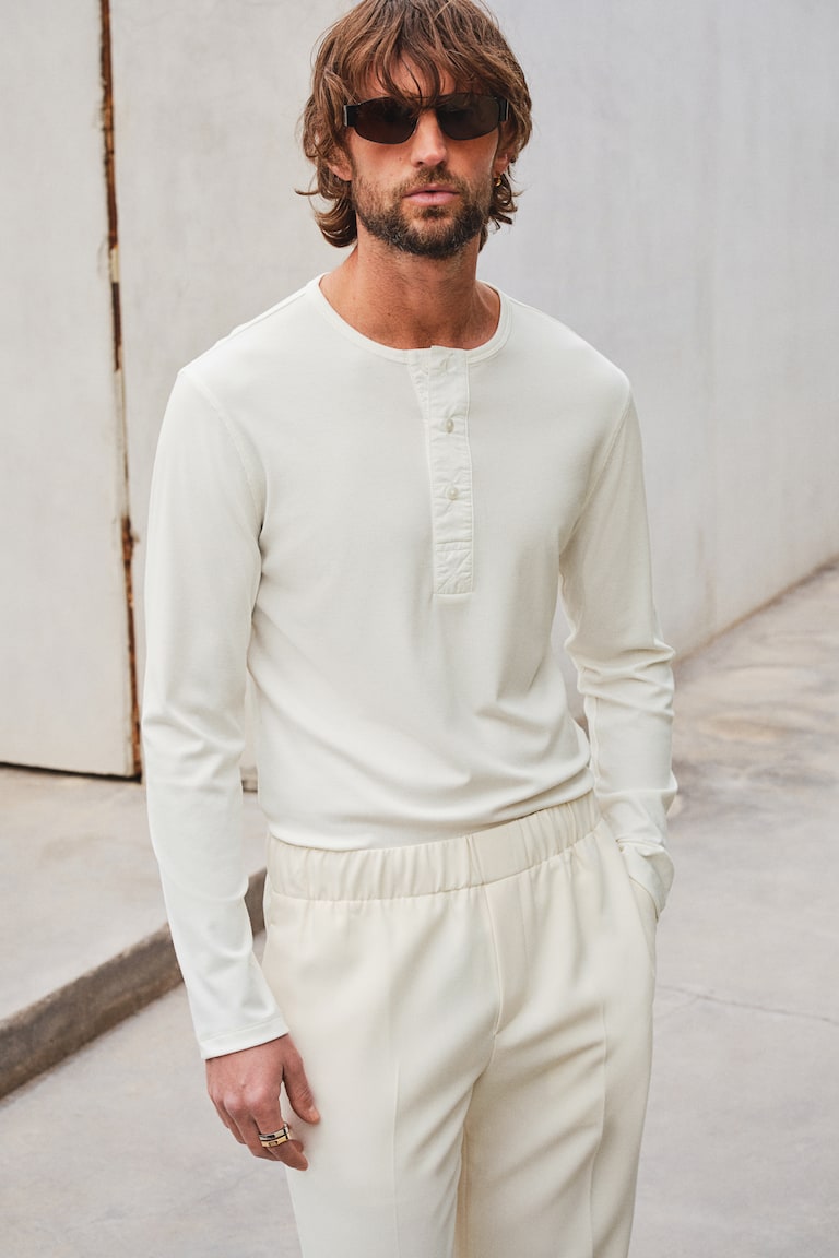 H&M Geripptes Jerseyshirt in Slim Fit