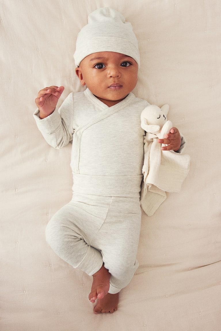 H&M Geschenkbox mit vier Teilen aus Baumwolle