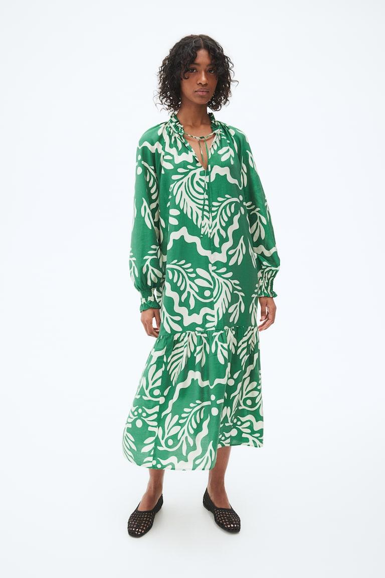 H&M Kleid Mit Volantkragen