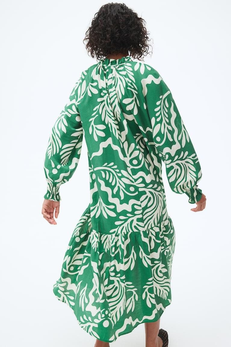 H&M Kleid Mit Volantkragen