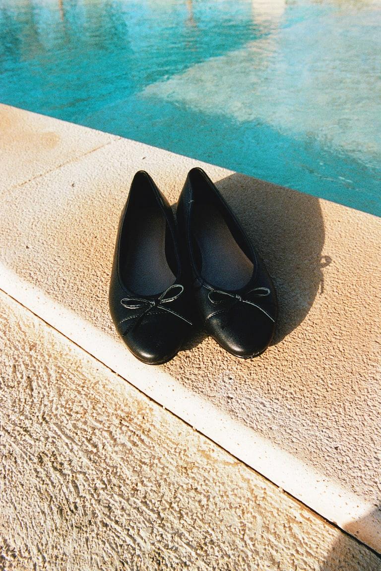H&M Leather ballet pumps