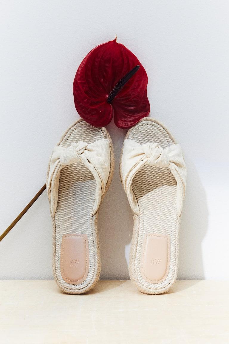 H&M Pantoletten-Espadrilles mit Twistdetail