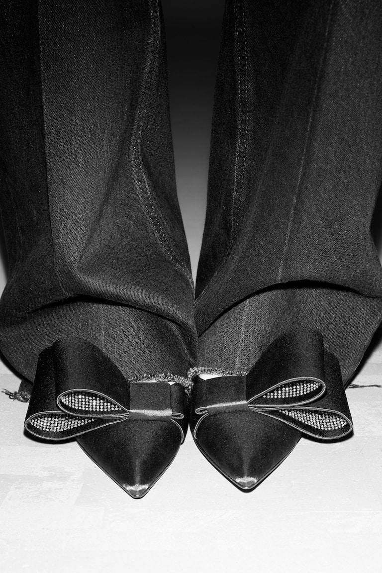 H&M Satin-Pumps mit Schleifenverzierung