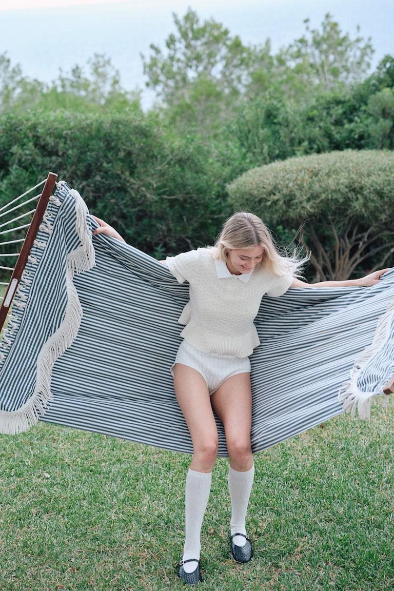 H&M Shirt In Pointellestrick Mit Volantbesätzen