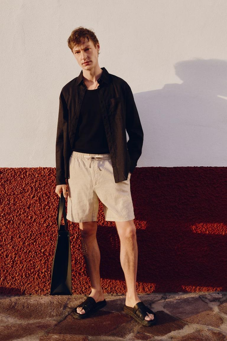 H&M Shorts aus Leinenmix in Regular Fit